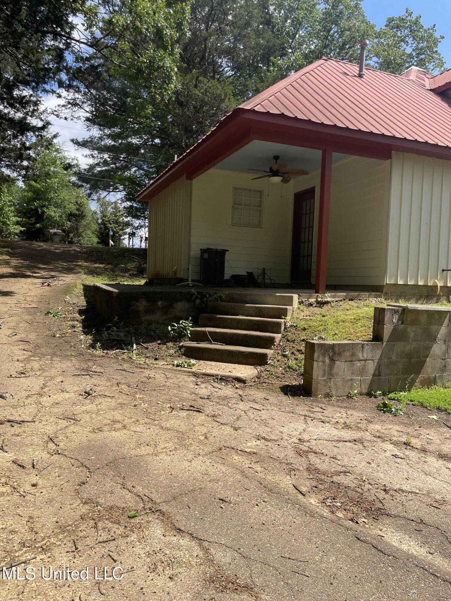 20 Cedar Heights Pope, MS 38658 - Photo 3 of 27 IMG_8879