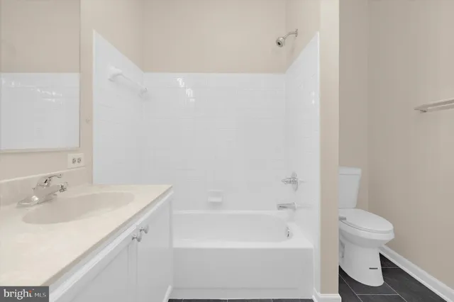 $2,600 | 2004 Peggy Stewart Way, Unit 204, Annapolis, MD 21401