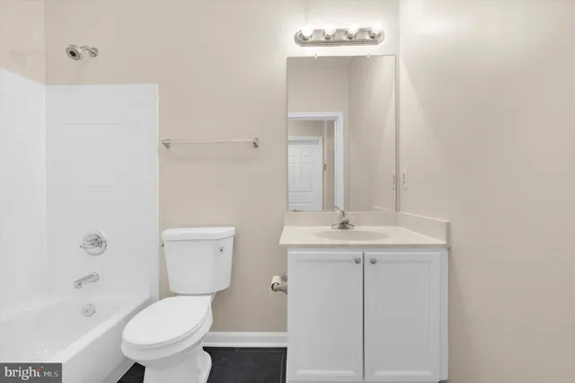 $2,600 | 2004 Peggy Stewart Way, Unit 204, Annapolis, MD 21401