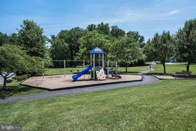 $2,600 | 2004 Peggy Stewart Way, Unit 204, Annapolis, MD 21401