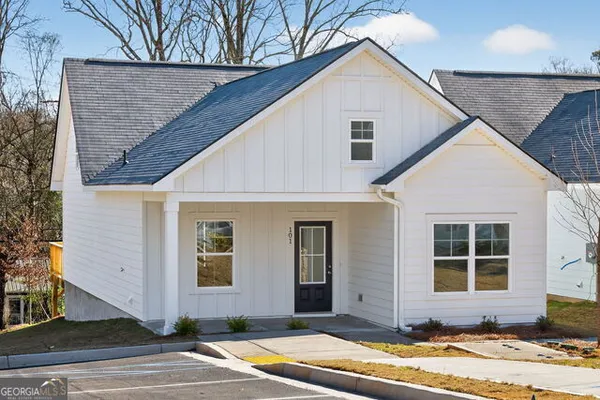 $1,595 | 11 Crown Street, LaGrange, GA 30240