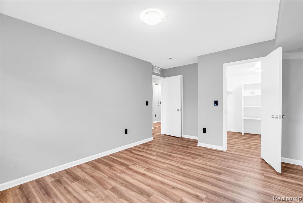 1695 Riverside Drive, Unit 8 Rochester Hills, MI 48309 - Photo 16 of 23