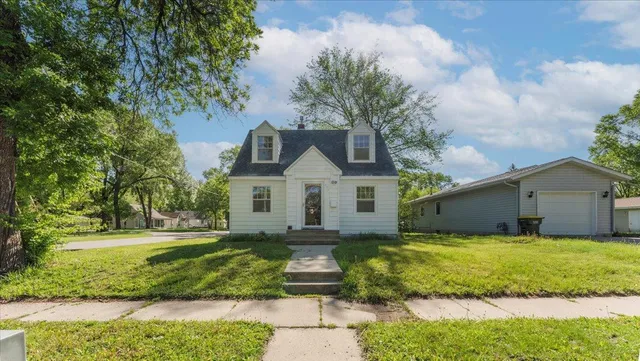$240,000 | 401 Julii Street Southeast, Willmar, MN 56201