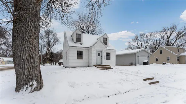 $240,000 | 401 Julii Street Southeast, Willmar, MN 56201