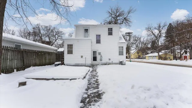 $240,000 | 401 Julii Street Southeast, Willmar, MN 56201
