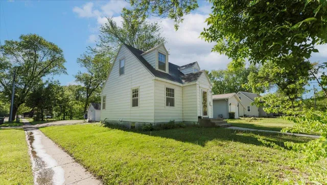 $240,000 | 401 Julii Street Southeast, Willmar, MN 56201