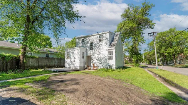 $240,000 | 401 Julii Street Southeast, Willmar, MN 56201