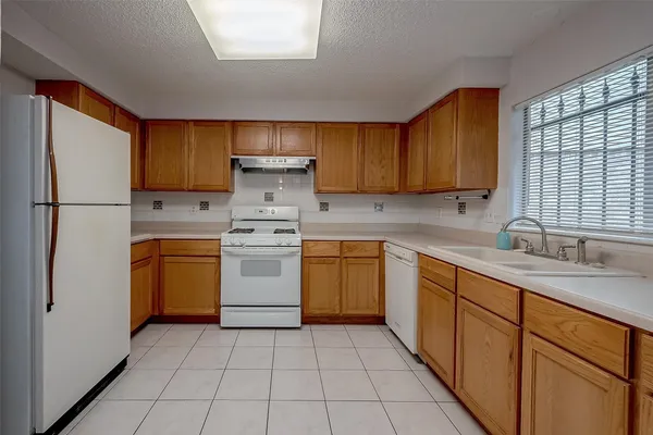 $2,350 | 2915 Windchase Boulevard, Houston, TX 77082