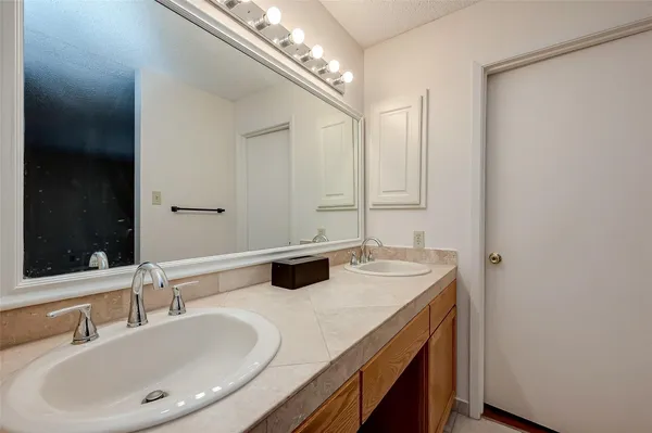 $2,350 | 2915 Windchase Boulevard, Houston, TX 77082