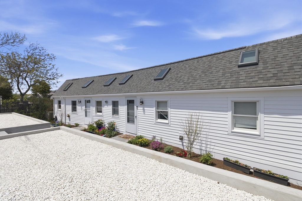 12 Lower County Road Dennis, MA 02639 - Photo 4 of 31