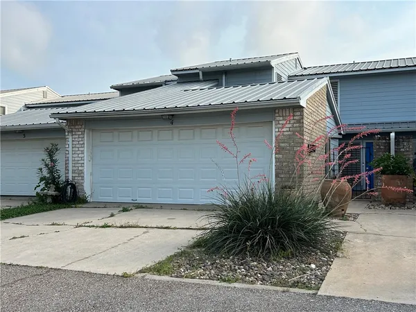 $230,000 | 840 Cliff Drive, Unit 4, Portland, TX 78374