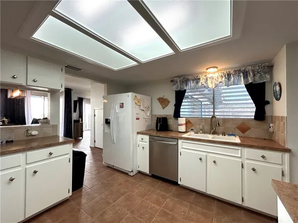 $230,000 | 840 Cliff Drive, Unit 4, Portland, TX 78374