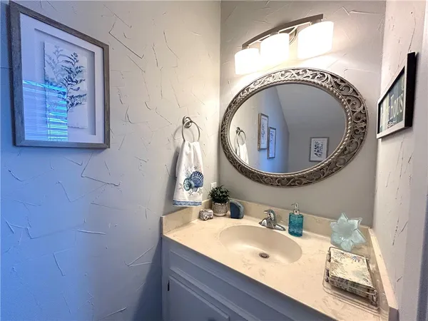 $230,000 | 840 Cliff Drive, Unit 4, Portland, TX 78374