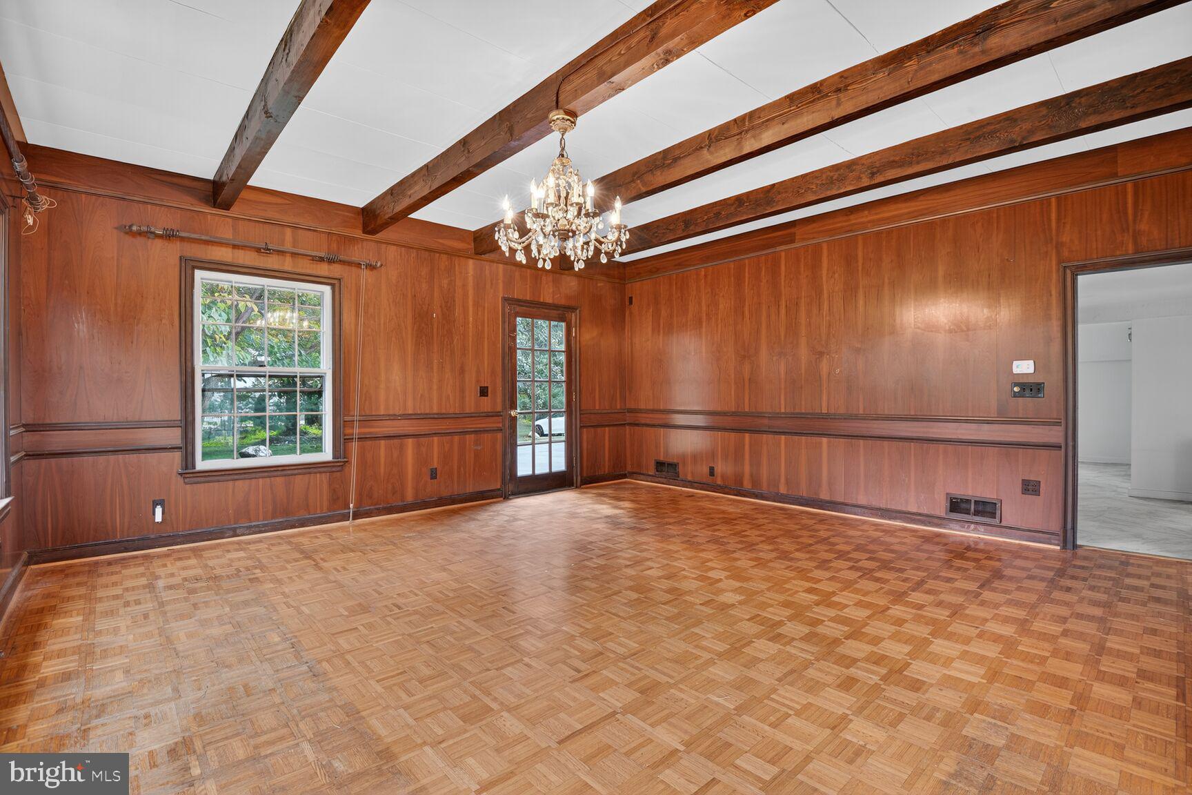 9107 River Road Potomac, MD 20854 - Photo 11 of 32 Dining