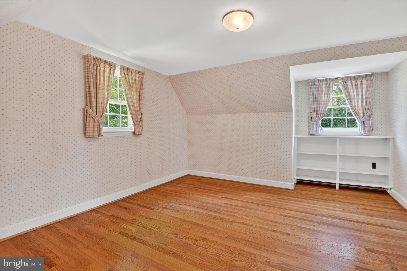 9107 River Road Potomac, MD 20854 - Photo 24 of 32 Bedroom - Upper Level