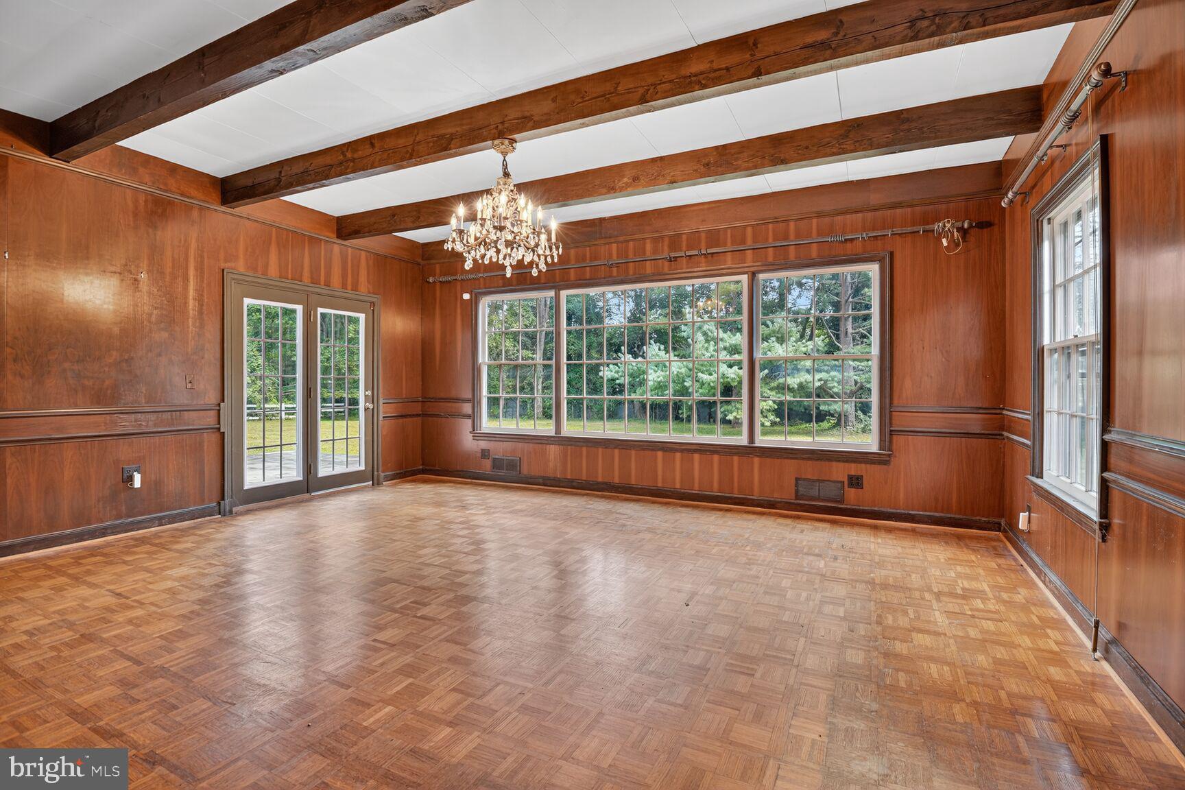 9107 River Road Potomac, MD 20854 - Photo 10 of 32 Dining