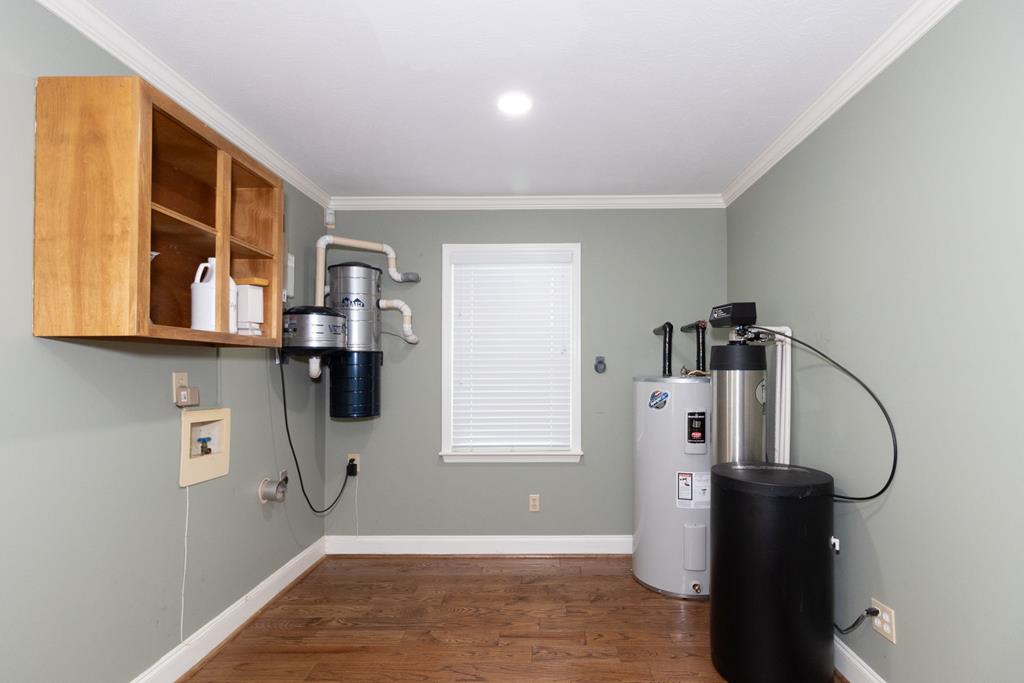 911 Grantham Road Hamilton, GA 31811 - Photo 20 of 31 Laundry Room