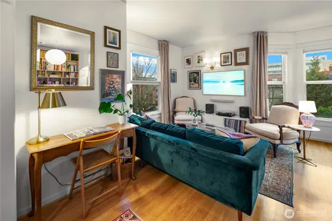 $289,950 | 1732 15th Avenue, Unit 27, Seattle, WA 98122