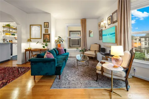 $289,950 | 1732 15th Avenue, Unit 27, Seattle, WA 98122