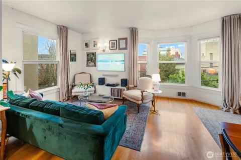 $289,950 | 1732 15th Avenue, Unit 27, Seattle, WA 98122