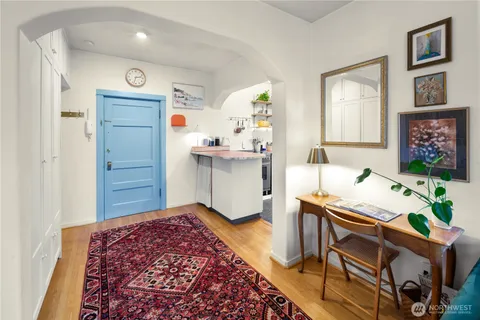 $289,950 | 1732 15th Avenue, Unit 27, Seattle, WA 98122