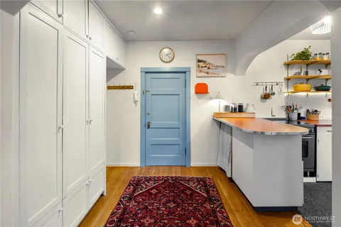 $289,950 | 1732 15th Avenue, Unit 27, Seattle, WA 98122