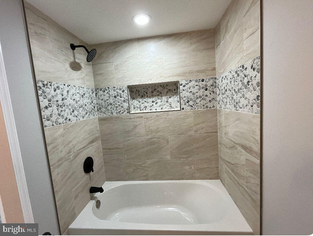 2813 Gwynnview Road Baltimore, MD 21207 - Photo 6 of 22