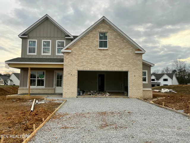 $689,900 | 125 Limelight Lane, Lenoir City, TN 37772