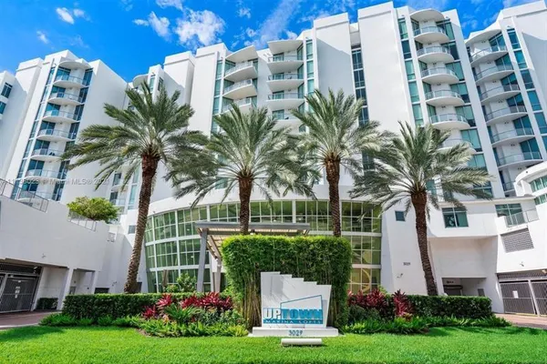 $4,800 | 3029 Northeast 188th Street, Aventura, FL 33180