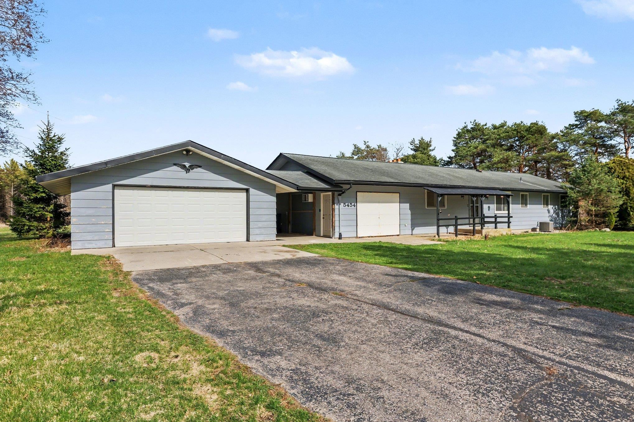 5454 North River Road Freeland, MI 48623 - Photo 1 of 33