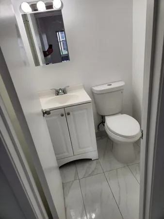 $1,750 | 600 Village Green Court, Unit 108, Palm Springs, FL 33461