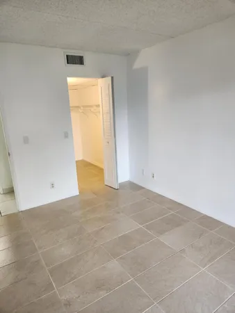 $1,750 | 600 Village Green Court, Unit 108, Palm Springs, FL 33461