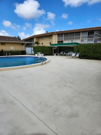 $1,750 | 600 Village Green Court, Unit 108, Palm Springs, FL 33461