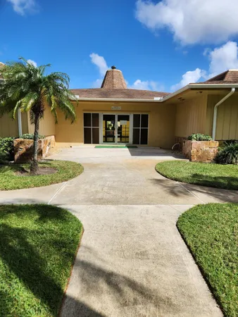 $1,695 | 600 Village Green Court, Unit 108, Palm Springs, FL 33461