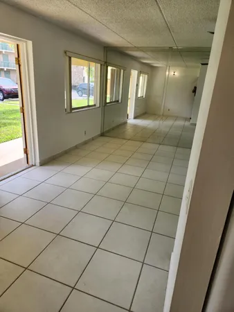 $1,750 | 600 Village Green Court, Unit 108, Palm Springs, FL 33461