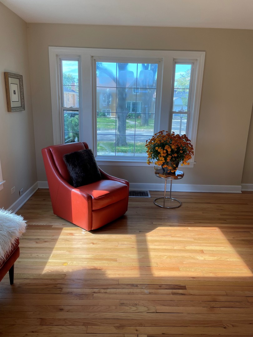 2311 South 3rd Avenue North Riverside, IL 60546 - Photo 3 of 21 Gallery Image 3