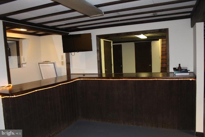 462 Shirktown Road Narvon, PA 17555 - Photo 24 of 37 bar area
