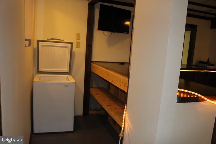 462 Shirktown Road Narvon, PA 17555 - Photo 26 of 37 Freezer stays
