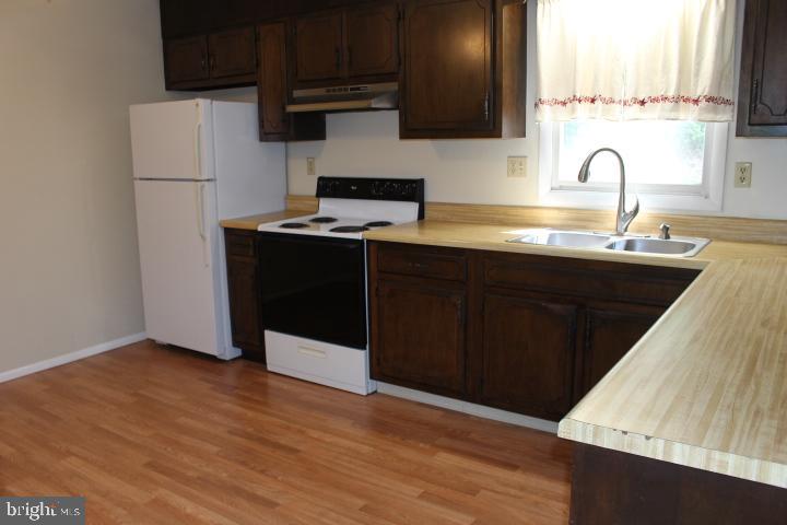 462 Shirktown Road Narvon, PA 17555 - Photo 7 of 37 eat-in kitchen