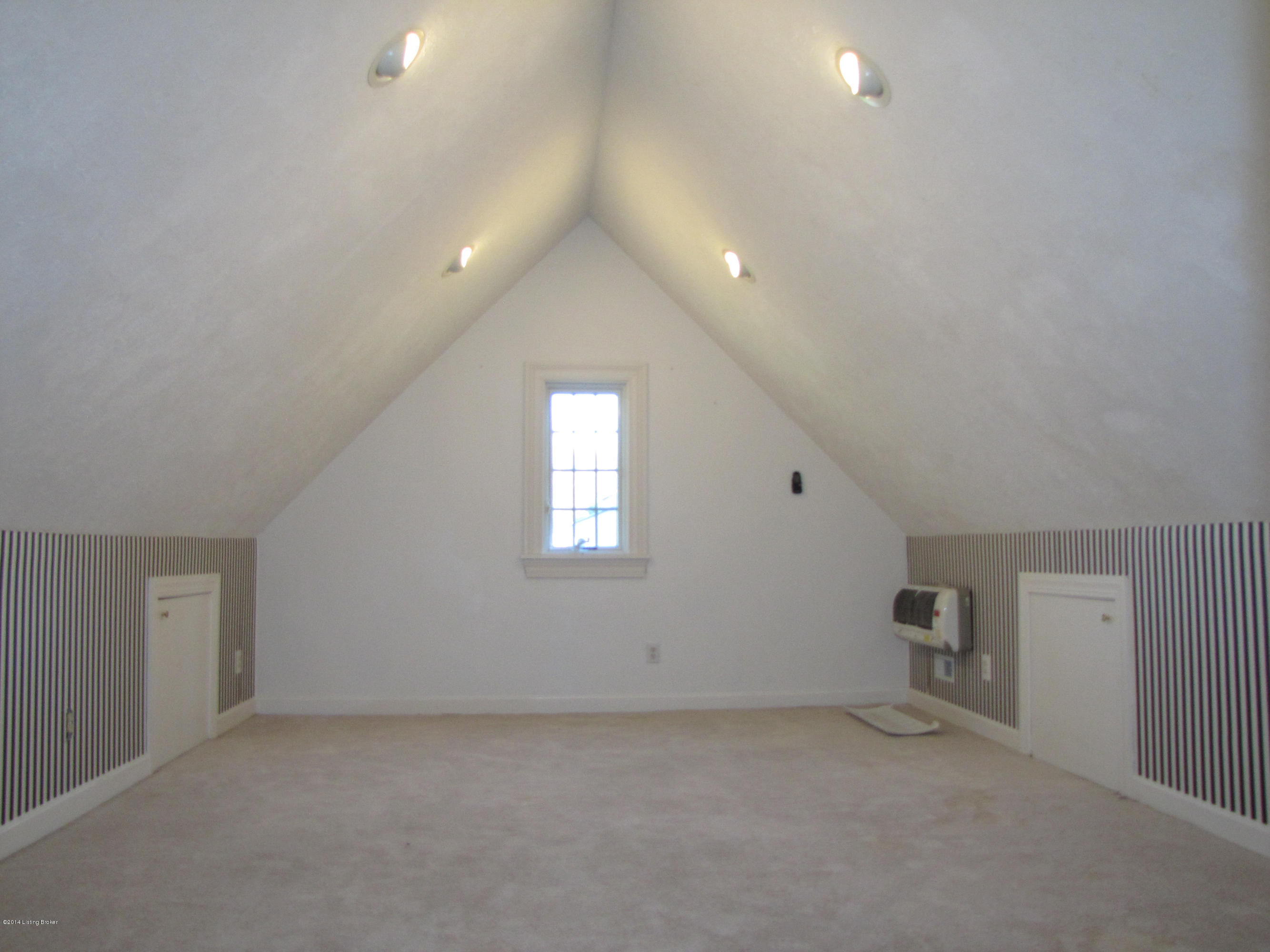2104 Cardinal Harbour Road Prospect, KY 40059 - Photo 27 of 68 Large room with vaulted ceiling and closet makes for a very large bedroom or an office, playroom, or den!