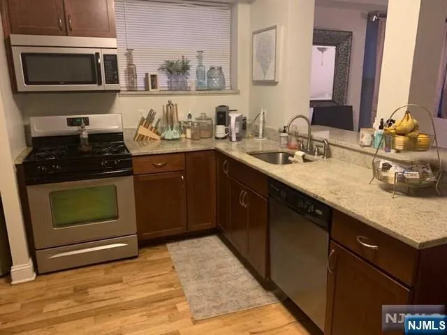 $2,100 | 280-320 Oak Street, Unit 306TG, Ridgewood, NJ 07450