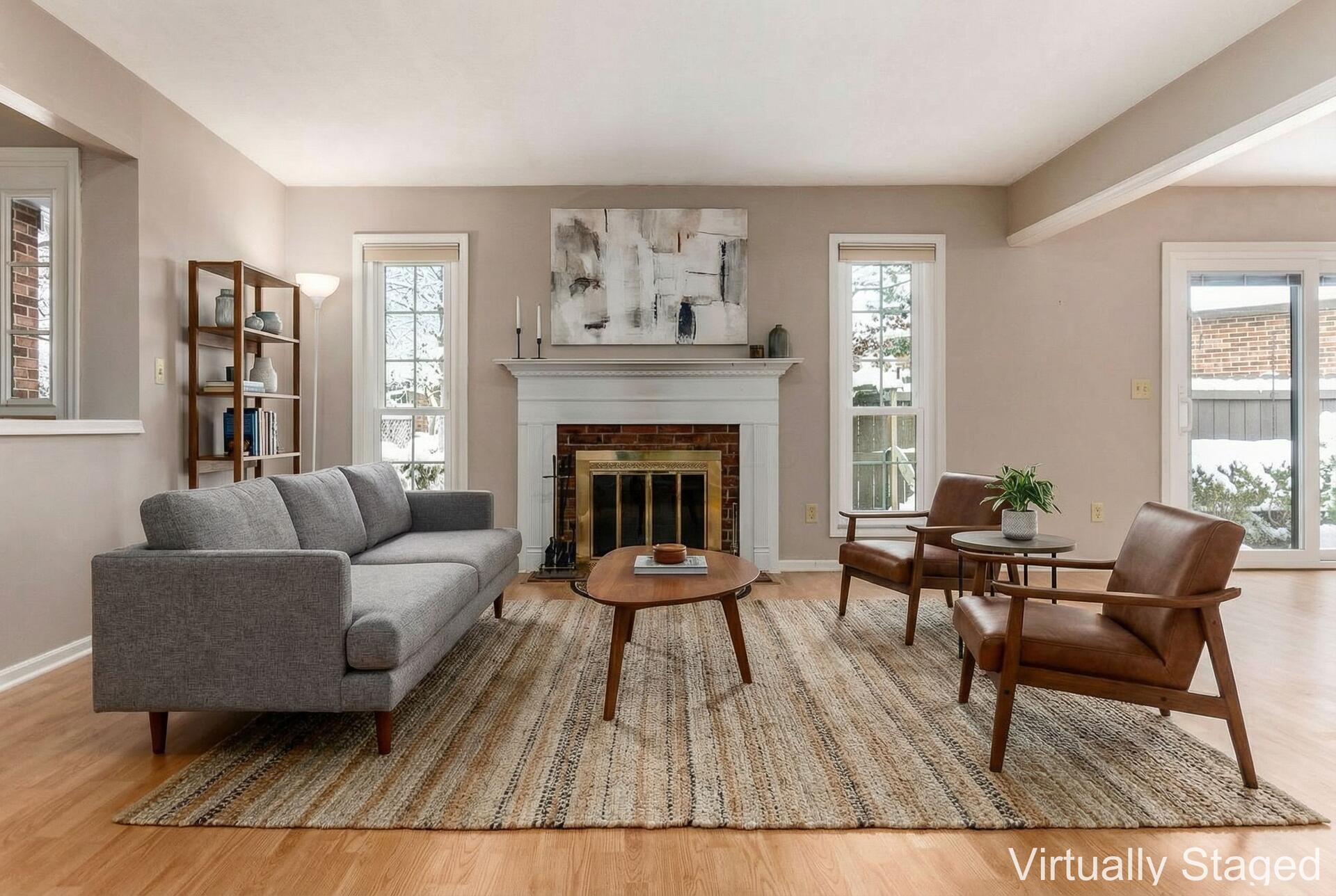 4765 Coach Road Columbus, OH 43220 - Photo 9 of 47 Fireplace view VS