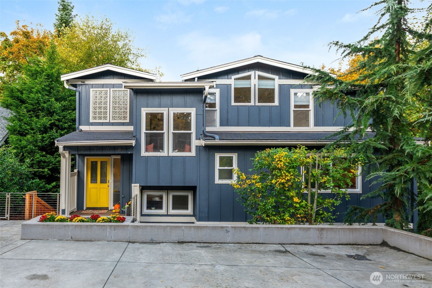 2708 Northeast 98th Street Seattle, WA 98115 - Photo 2 of 36