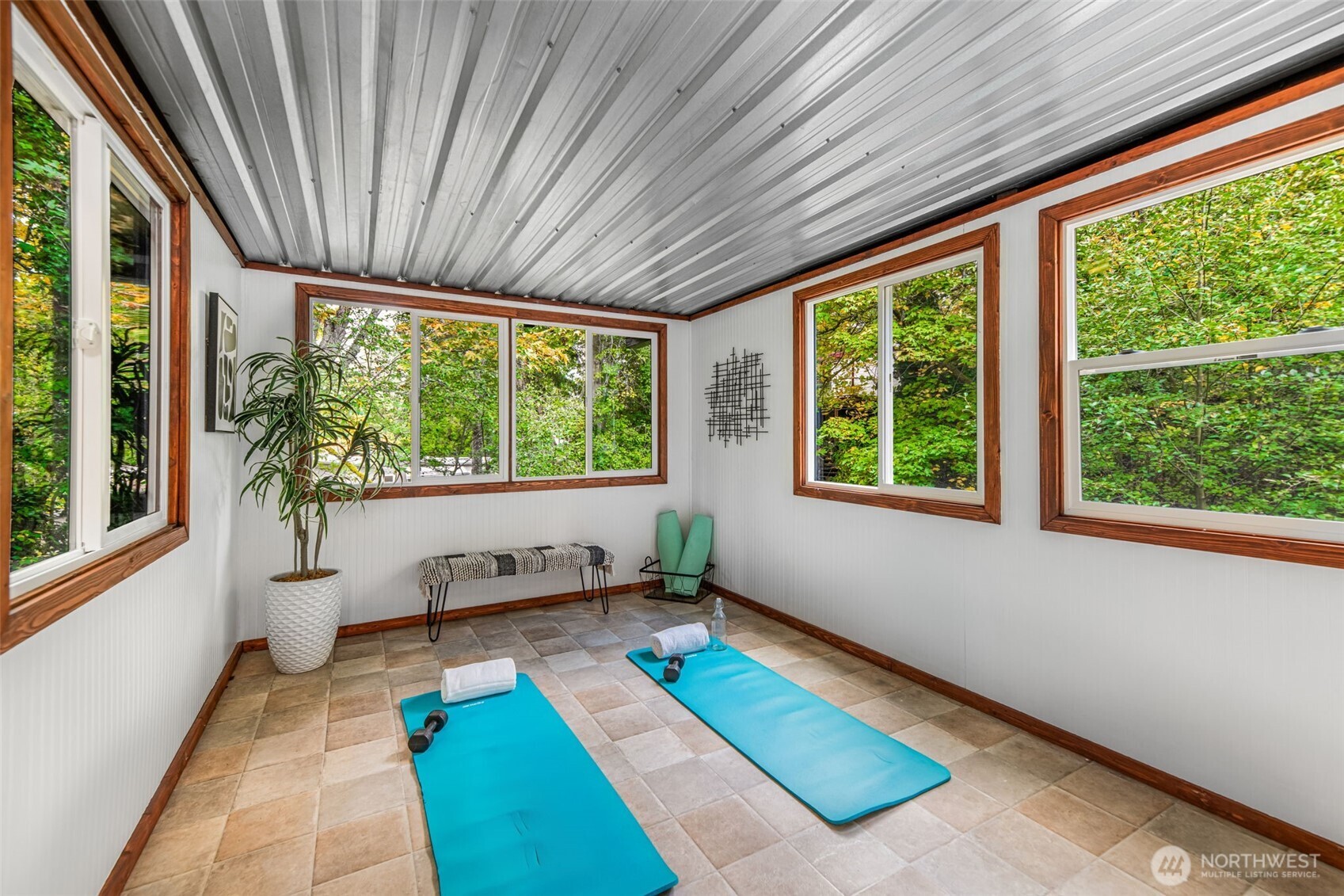 2708 Northeast 98th Street Seattle, WA 98115 - Photo 25 of 36