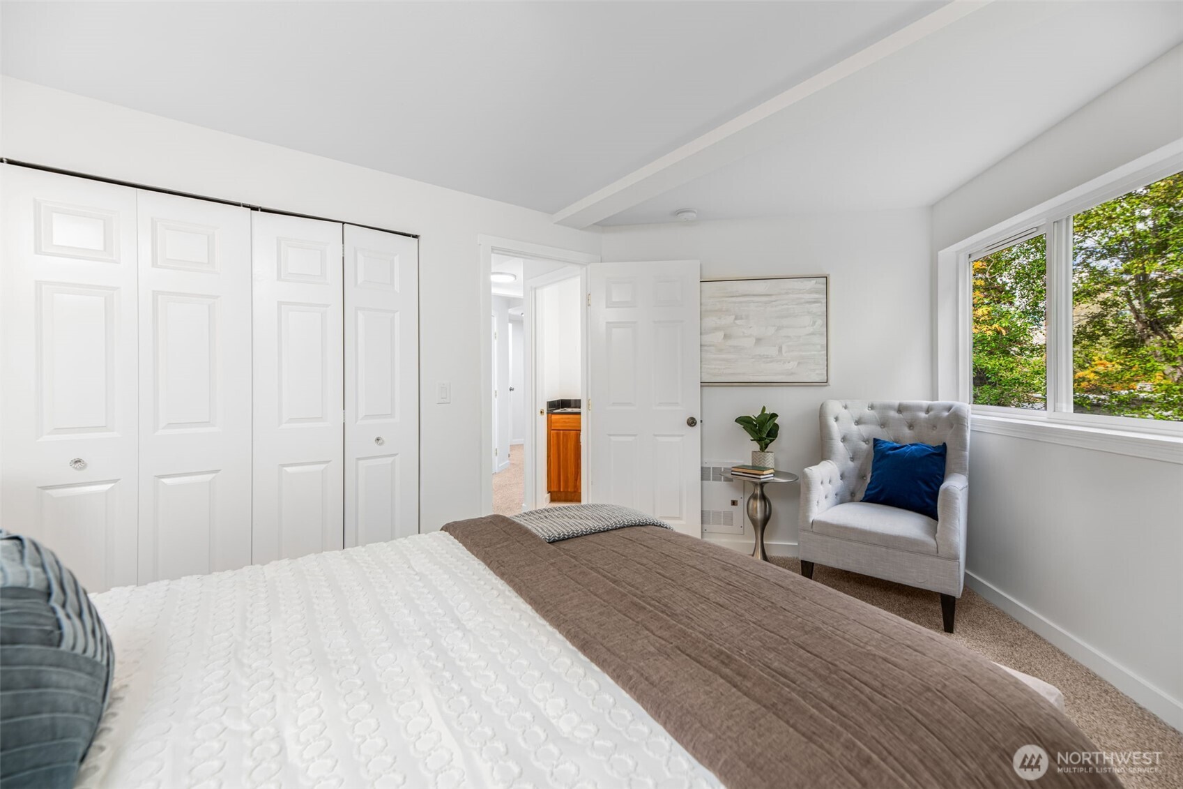 2708 Northeast 98th Street Seattle, WA 98115 - Photo 27 of 36