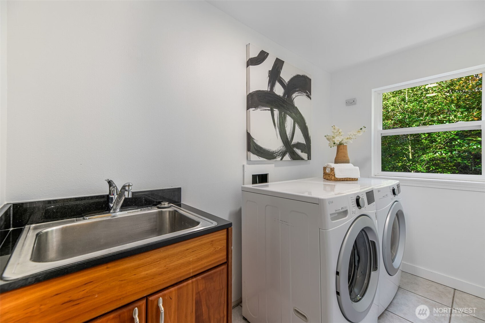 2708 Northeast 98th Street Seattle, WA 98115 - Photo 28 of 36