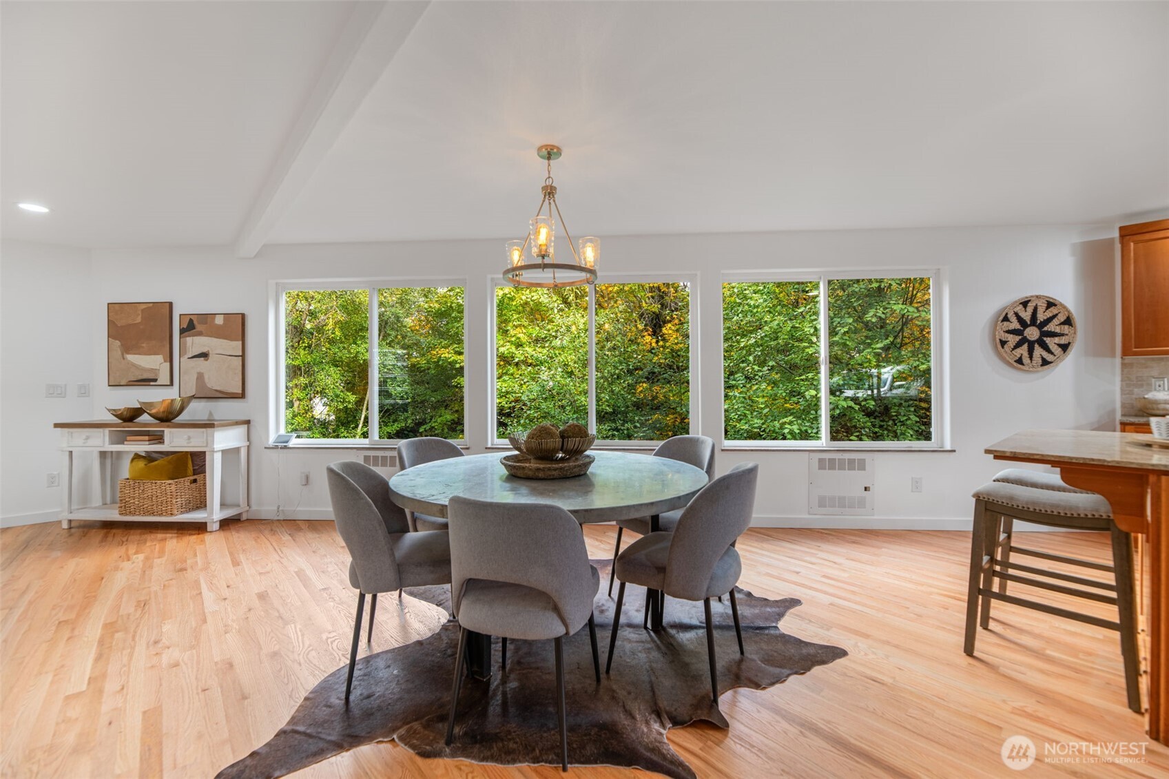 2708 Northeast 98th Street Seattle, WA 98115 - Photo 10 of 36