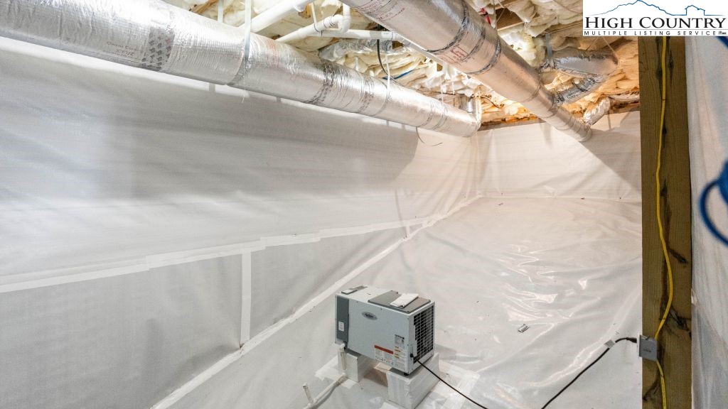 114 Windridge Road Beech Mountain, NC 28604 - Photo 29 of 49 a view of balcony with furniture