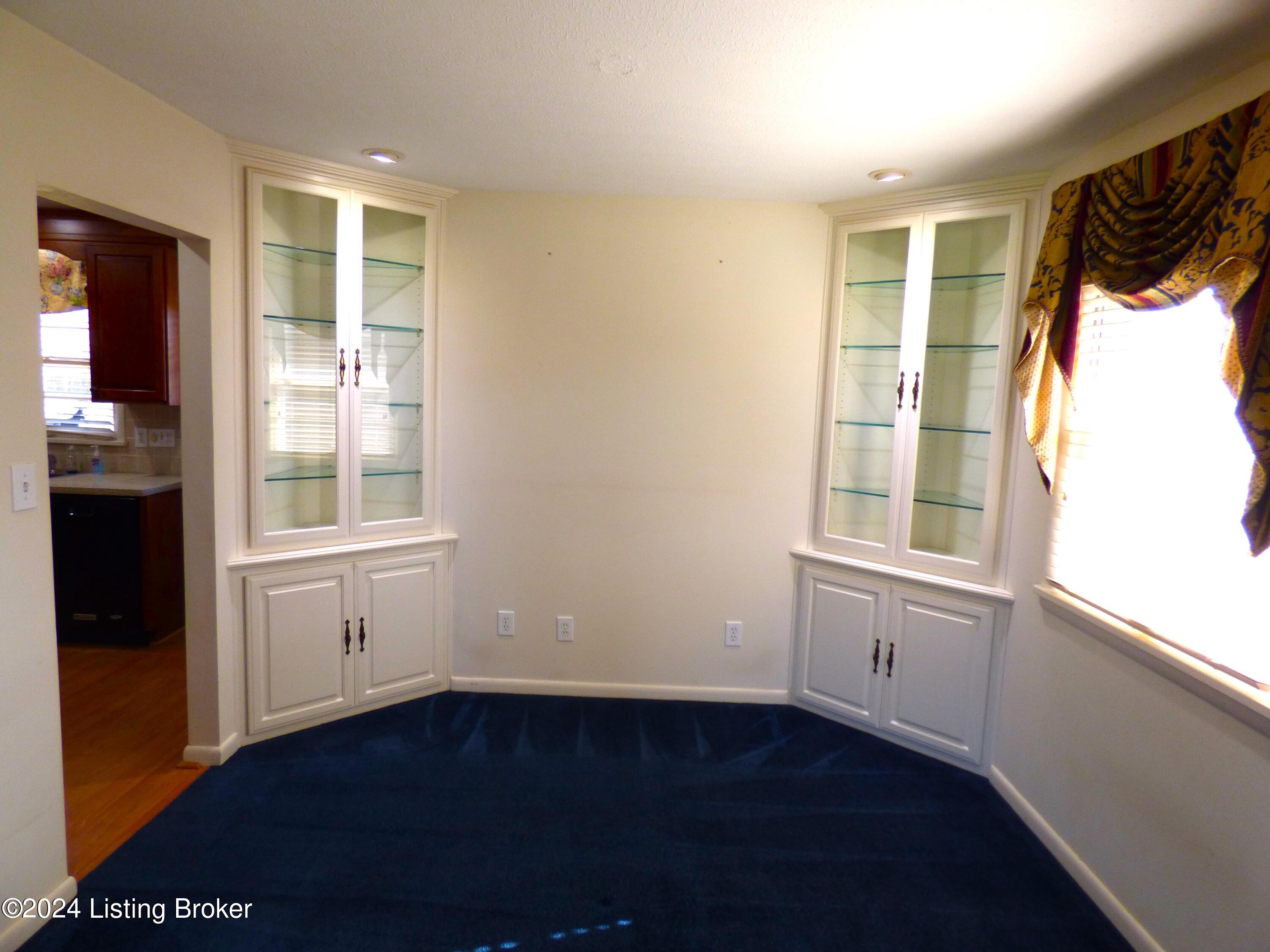5310 Adkins Road Louisville, KY 40219 - Photo 11 of 41 P1070848