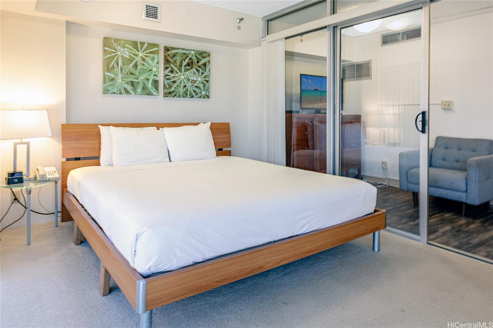 1088 Bishop Street, Unit 2001 Honolulu, HI 96813 - Photo 4 of 15